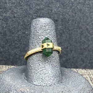 Bomb Party Jade Ring Size 7 Gold Rhinestone Green Faceted Triangle Retro Bling